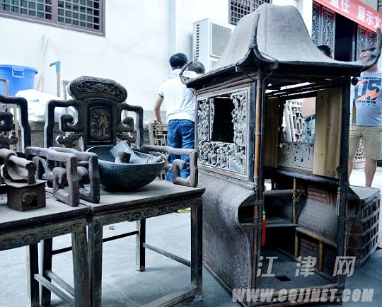 花轿（不含轿顶）仅有太师椅高。李皓 摄