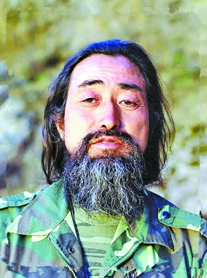 张金星蓄须明志。