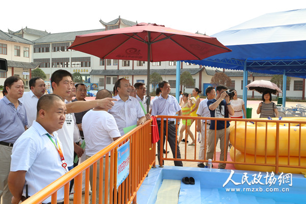孝感市政协视察休闲体育产业发展