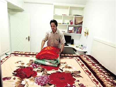 女排主攻手朱婷回家父母订制2.3米长大床（图）