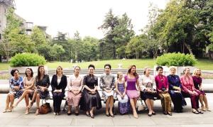 9月5日，国家主席习近平夫人彭丽媛邀请G20杭州峰会外方代表团团长夫人参观中国美术学院