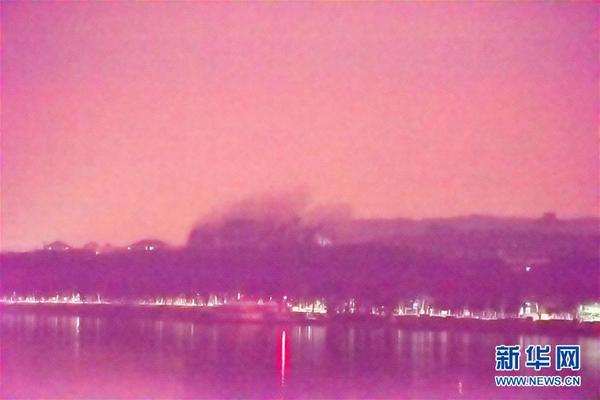 武汉大学爆破拆除一高层教学楼3