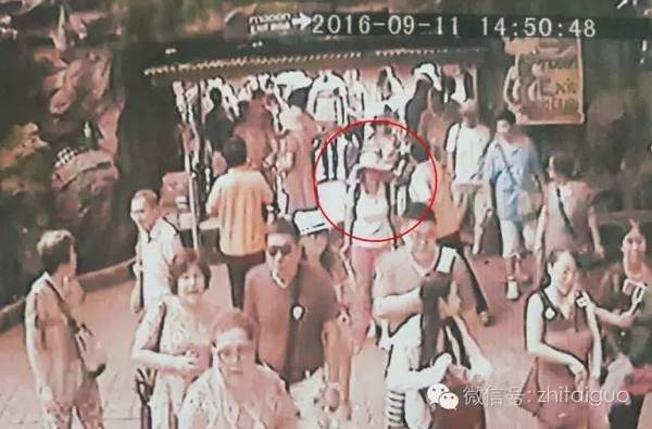 目前已有超过200多名警察和志愿者展开连夜寻找，但是截止到9月12日晚还没有发现该游客踪迹。