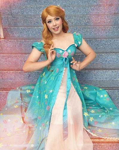 图为理查德扮演《曼哈顿奇缘》中的吉赛尔。