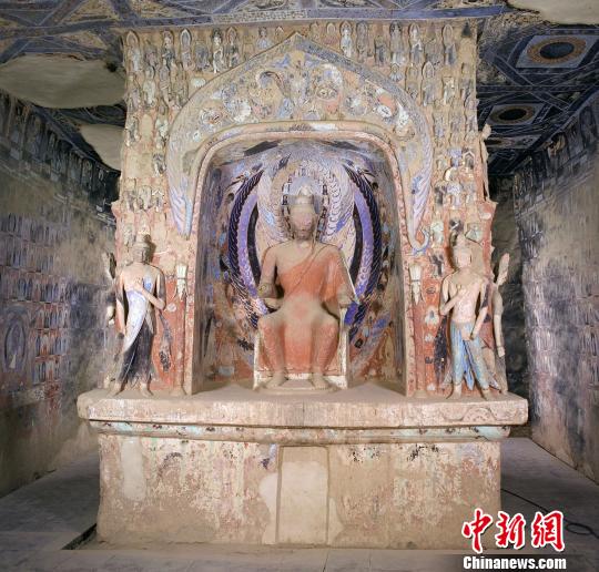 图为莫高窟260窟中心柱东向面采用胡粉颜料?！《鼗脱芯吭汗┩肌∩? longdesc=