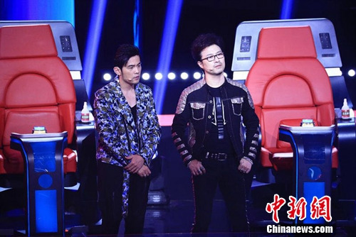 汪峰被曝常带学员们吃饭吃麻辣小龙虾等