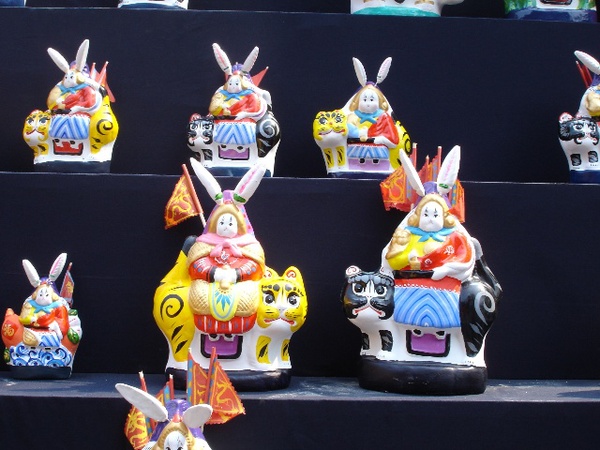 各式各样的“兔儿爷”形象