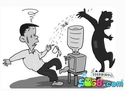 16岁少年饮水机投毒嫌同学吵闹 被判有期徒刑1年