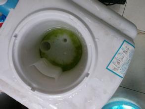 16岁少年饮水机投毒嫌同学吵闹 被判有期徒刑1年