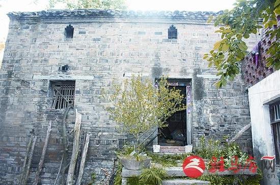 这座小楼是清代建筑