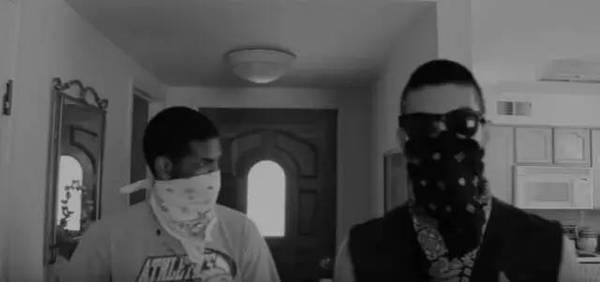 最近，一个黑人垃圾歌手在YouTube上煽动全民抢劫华人的视频引发众怒。（震惊：鼓动入室洗劫华人的教程竟然在网上疯传！我们必须举报，要求谷歌和Youtube道歉?。┯捎谥伟膊患眩诿拦图幽么?，以华人为目标的抢劫案越来越多。