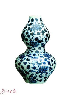 元朝 青花牡丹纹葫芦瓶