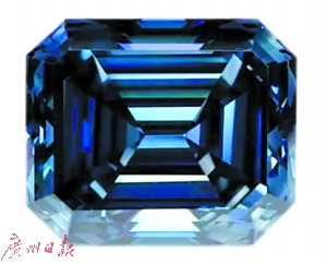 俄罗斯某钻石合成公司利用高压高温法合成了一颗32.2克拉的钻石原石。