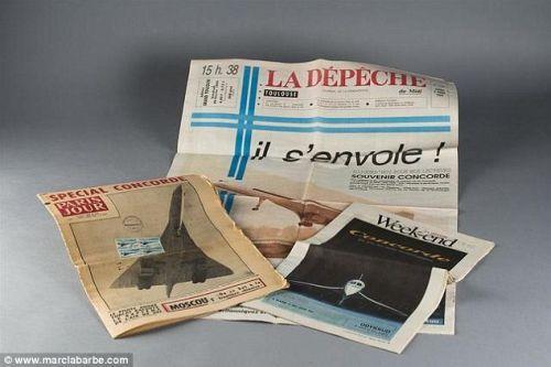 资料图：即将拍卖的飞机物品。