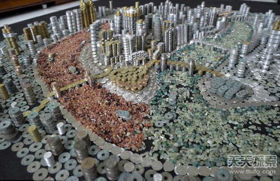 男子收集5万枚硬币：完成的作品让人惊叹