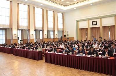 王三运:全面贯彻党的宗教工作基本方针 凝聚全面建成小康社会强大力量