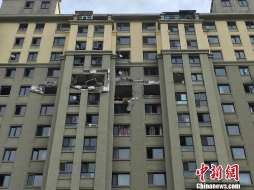 图为事故现场 劲彪 摄