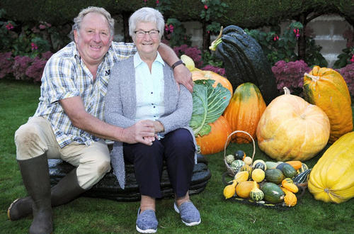 不过老夫妻俩对此并无怨言，反而十分享受给18口人备餐的工作，“我们家有这么多人，每顿饭都感觉是个大场合?！? suffix=