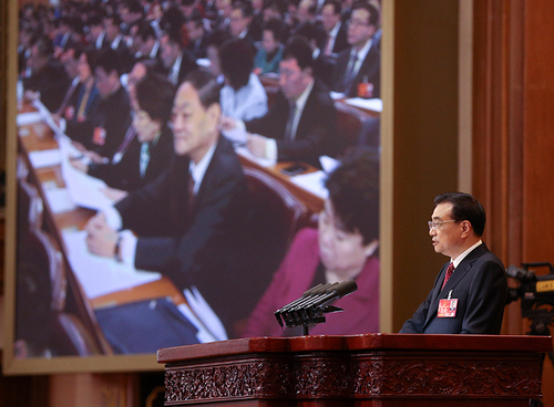 2016年3月5日，李克强总理作政府工作报告。中新社 刘震 摄