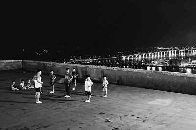 点击进入下一页