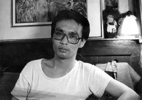 1987年，张晓刚于重庆