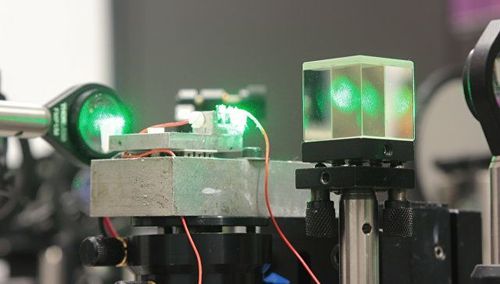 用激光为手机充电