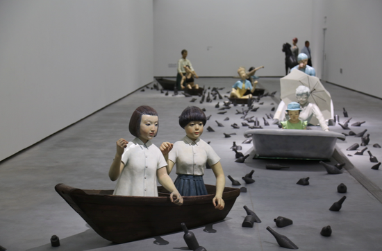 图片：《一江春水向东流》玻璃钢着色