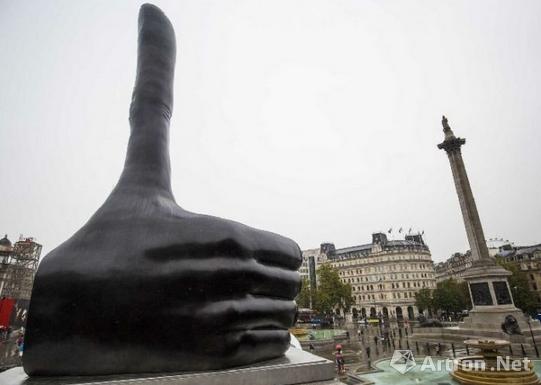 大卫·史瑞格（David Shrigley）铜雕《非常好》（Really Good）?！　? longdesc=