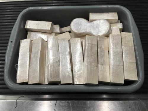 香港机场检获约40公斤疑似象牙制品两男子被捕