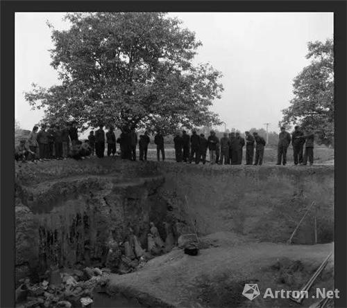 1974年3月，秦陵兵马俑重见天日。