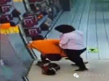 父亲一屁股“坐死”了亲生幼子！只因一个逗孩子玩的动作！