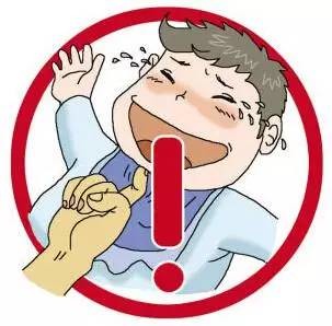 父亲一屁股“坐死”了亲生幼子！只因一个逗孩子玩的动作！