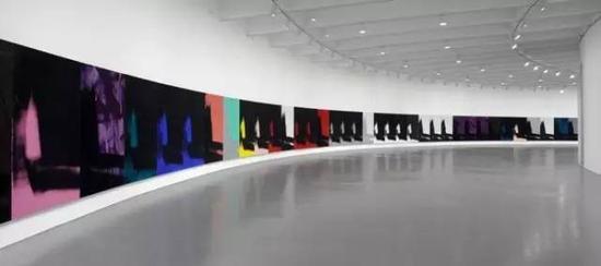 　　　安迪·沃霍尔， 影子， 1978-1979； 迪亚艺术基金会， 现场图；迪亚比肯， 纽约比肯?安迪·沃霍尔视觉艺术基金会/纽约艺术家版权协会 （ARS） 摄影： 比尔·雅各布森