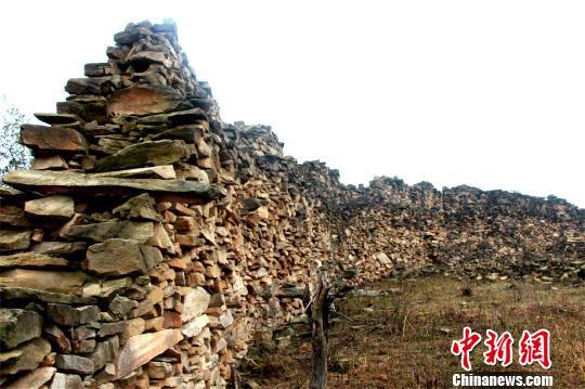 古山寨遗址占地12000平方米　宋俊初　摄