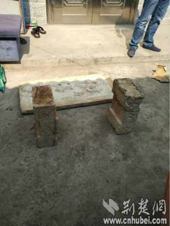 凳脚。通讯员 卢雯 摄