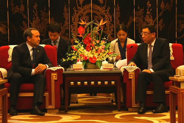 马培华会见乌兹别克斯坦副总理罗祖库洛夫