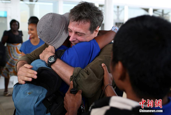 遭海盗劫持4年半 中国船员在内26名人质获救4