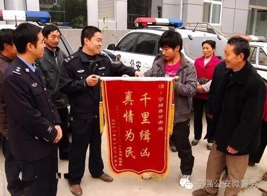 汉中农民因妻子患病转行盗墓 伙同他人倒卖国家文物128件