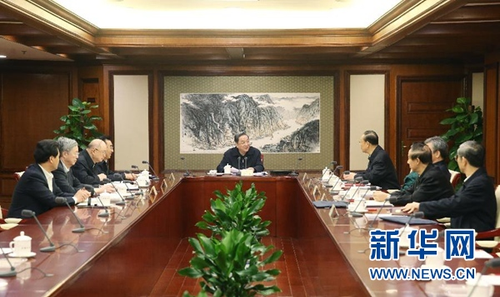 10月28日，中共全国政协党组召开会议，专题学习贯彻党的十八届六中全会精神。中共中央政治局常委、全国政协主席、党组书记俞正声主持会议并讲话。新华社记者姚大伟摄