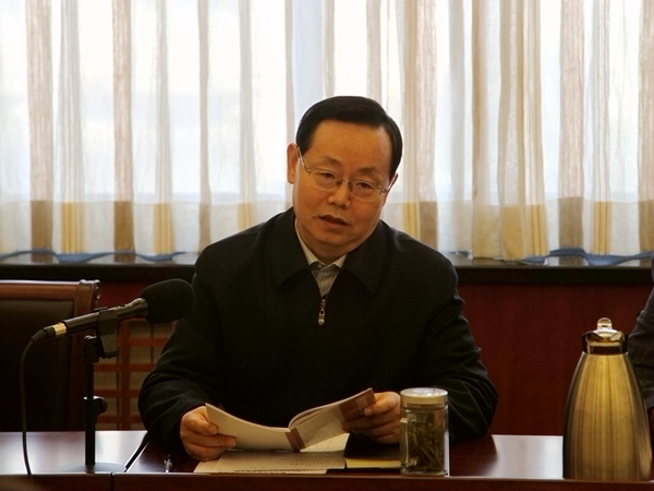 蒋作君传达六中全会精神