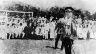 一九一二年八月二十四日，孙中山在天津河北公园演说。