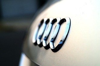 奥迪新车发动机遭腐蚀2