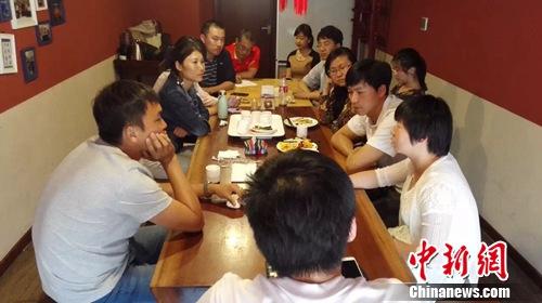 抑郁症群体的自救与互助：吃药不下30种 抱团取暖