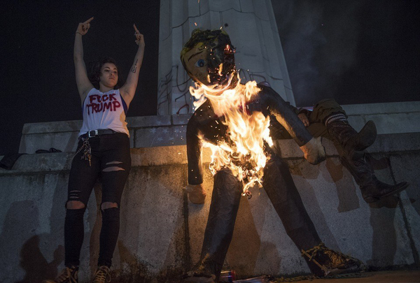 美国民众游行抗议特朗普2