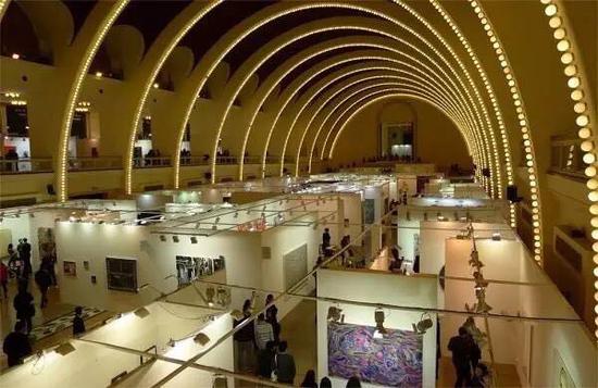 ART021 内景。图片：Courtesy of art021