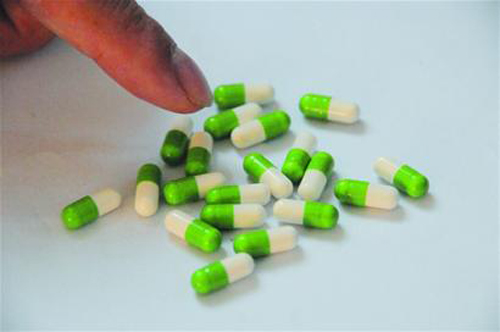 女华佗胶囊装虫称神药3