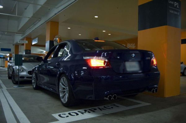 停车场设豪车专停区3