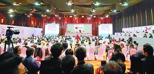 在嘉德拍卖现场，曾巩后人曾纡《过访帖》以4025万元人民币成交