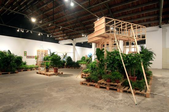 石青，一切坚固的东西都烟消云散了，装置，尺寸可变，2012