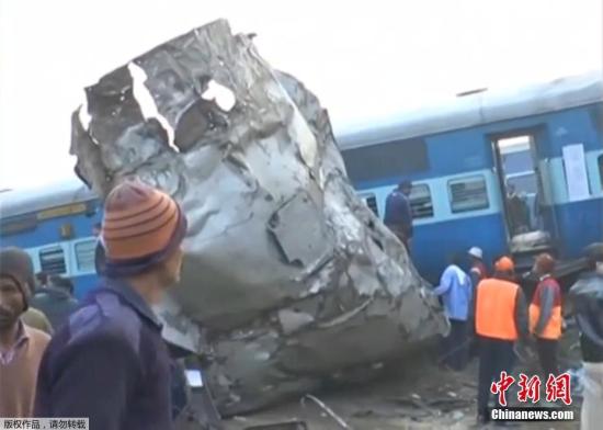 据外媒11月20日报道，印度一列火车在该国北部发生脱轨，目前遇难人数已造成60人死亡，100多人受伤。尚不清楚事故发生的原因。